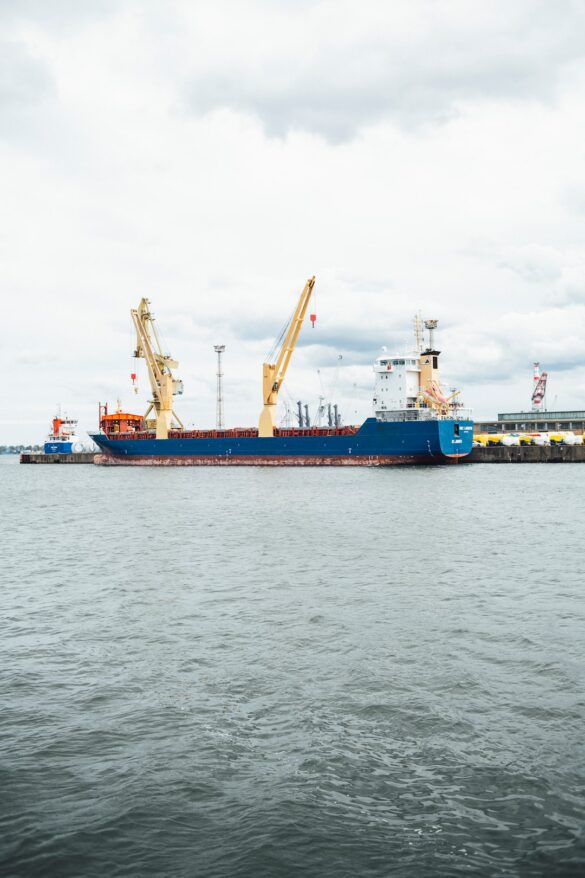 How-to-Choose-the-Right-Shipping-and-Fulfillment-Service-for-Your-Ecommerce-Business